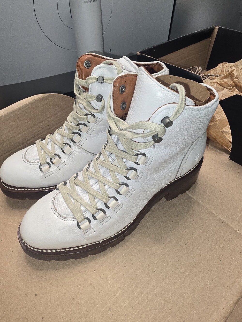 NEW FRYE Alta Hiking Boots, 9